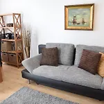 Die 2 Zimmerwohnung mit Balkon liegt in der 1 Etage und ist ideal für 2 bis 3 Personen