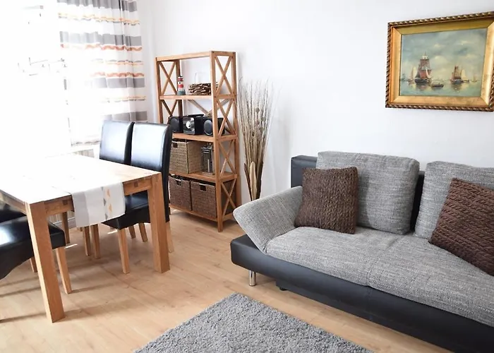 Die 2 Zimmerwohnung mit Balkon liegt in der 1 Etage und ist ideal für 2 bis 3 Personen